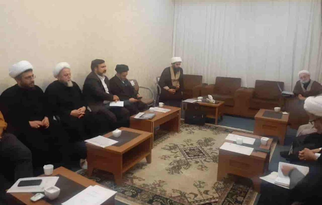 جلسه روسای انجمن های علمی حوزه علمیه در مشهد مقدس برگزار گردید.